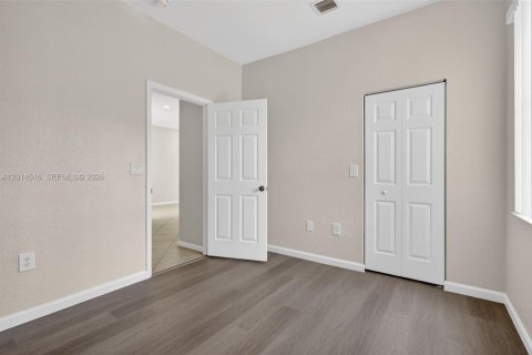 Villa ou maison à louer à Miramar, Floride: 4 chambres, 209.96 m2 № 2076505 - photo 11