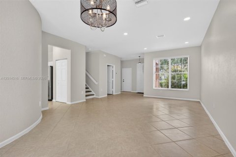Villa ou maison à louer à Miramar, Floride: 4 chambres, 209.96 m2 № 2076505 - photo 9