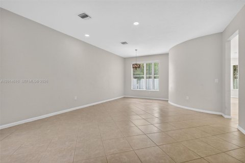 Villa ou maison à louer à Miramar, Floride: 4 chambres, 209.96 m2 № 2076505 - photo 5