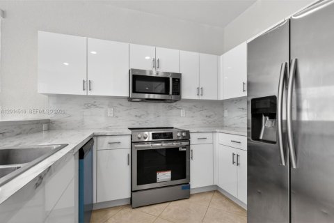 Villa ou maison à louer à Miramar, Floride: 4 chambres, 209.96 m2 № 2076505 - photo 15
