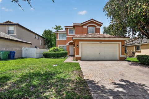 Villa ou maison à louer à Miramar, Floride: 4 chambres, 209.96 m2 № 2076505 - photo 2