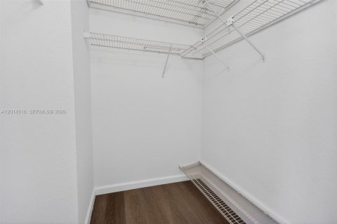 Villa ou maison à louer à Miramar, Floride: 4 chambres, 209.96 m2 № 2076505 - photo 25