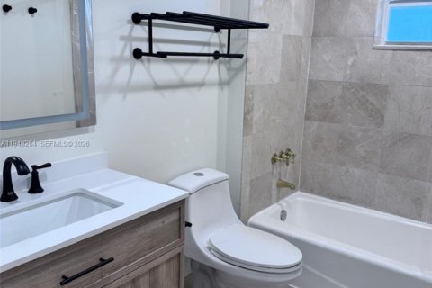 Condo in Coral Gables, Florida, 1 bedroom  № 2007598 - photo 23