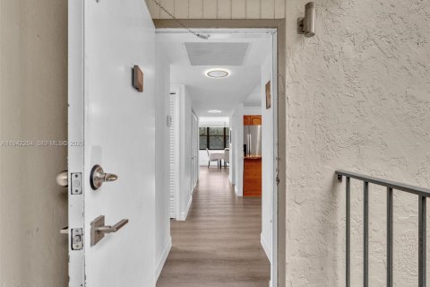 Copropriété à louer à Aventura, Floride: 3 chambres, 128.21 m2 № 1999528 - photo 10