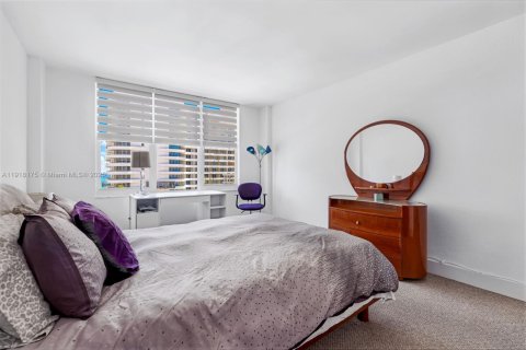 Снять в аренду кондоминиум в Майами-Бич, Флорида 2 спальни, 110.55м2, № 1975682 - фото 19