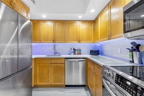 Снять в аренду кондоминиум в Майами-Бич, Флорида 2 спальни, 110.55м2, № 1975682 - фото 11