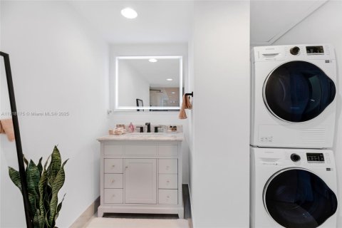 Снять в аренду кондоминиум в Майами-Бич, Флорида 2 спальни, 110.55м2, № 1975682 - фото 17