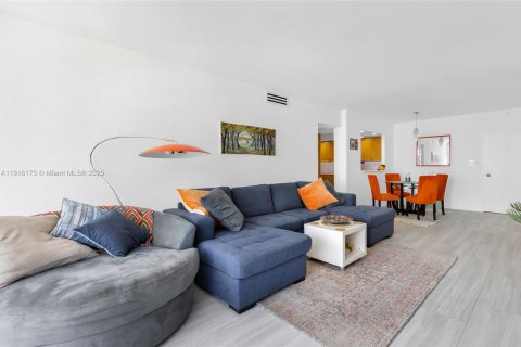 Снять в аренду кондоминиум в Майами-Бич, Флорида 2 спальни, 110.55м2, № 1975682 - фото 7