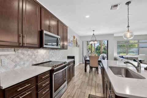Touwnhouse à vendre à Lake Worth, Floride: 3 chambres, 176.05 m2 № 2009545 - photo 8