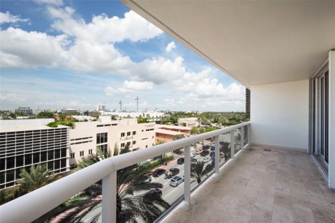 Copropriété à vendre à Surfside, Floride: 2 chambres, 139.35 m2 № 1963116 - photo 28