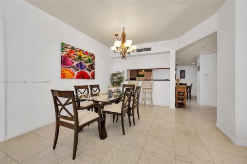 Copropriété à vendre à Surfside, Floride: 2 chambres, 139.35 m2 № 1963116 - photo 10