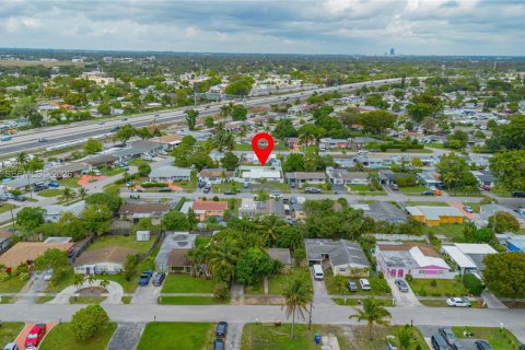 Villa ou maison à vendre à Miramar, Floride: 3 chambres, 129.04 m2 № 2004841 - photo 3