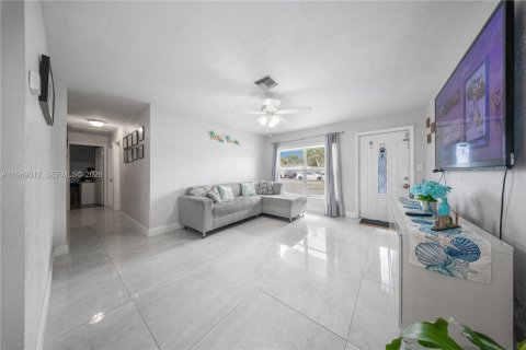 Villa ou maison à vendre à Miramar, Floride: 3 chambres, 129.04 m2 № 2004841 - photo 8