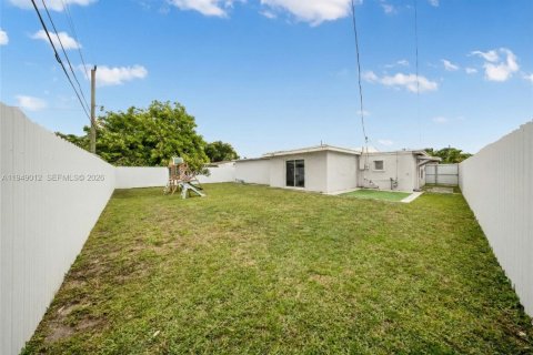 Villa ou maison à vendre à Miramar, Floride: 3 chambres, 129.04 m2 № 2004841 - photo 19