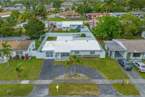 Villa ou maison à vendre à Miramar, Floride: 3 chambres, 129.04 m2 № 2004841 - photo 4