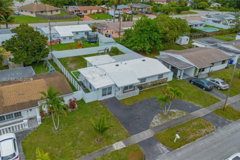 Villa ou maison à vendre à Miramar, Floride: 3 chambres, 129.04 m2 № 2004841 - photo 5