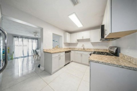 Villa ou maison à vendre à Miramar, Floride: 3 chambres, 129.04 m2 № 2004841 - photo 10