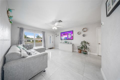 Villa ou maison à vendre à Miramar, Floride: 3 chambres, 129.04 m2 № 2004841 - photo 6