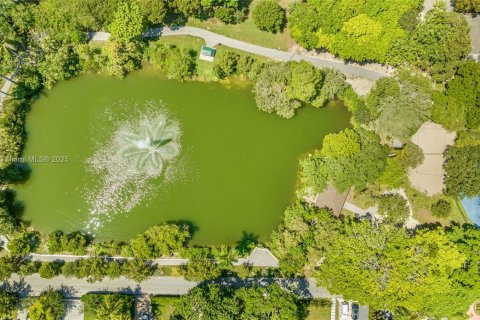 Купить кондоминиум в Саут-Майами, Флорида 1 спальня, 47.38м2, № 1980209 - фото 22