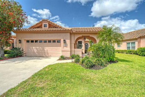 House in Sarasota, Florida 2 bedrooms, 184.97 sq.m. № 2096951 - photo 2