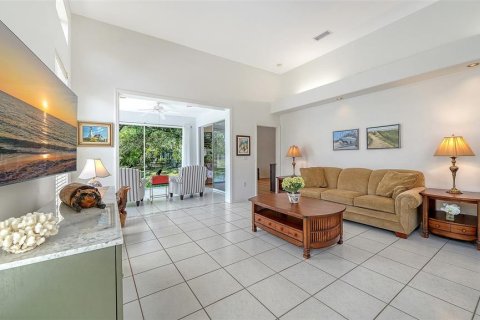 House in Sarasota, Florida 2 bedrooms, 184.97 sq.m. № 2096951 - photo 11
