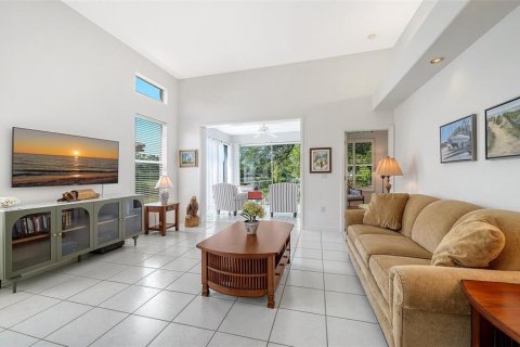 House in Sarasota, Florida 2 bedrooms, 184.97 sq.m. № 2096951 - photo 12