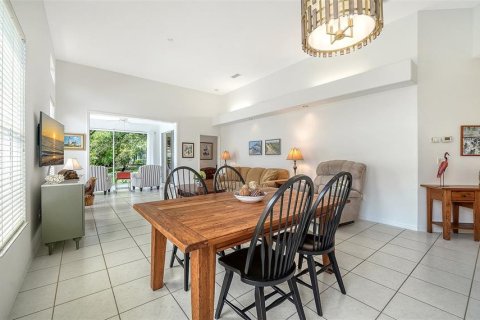 House in Sarasota, Florida 2 bedrooms, 184.97 sq.m. № 2096951 - photo 10