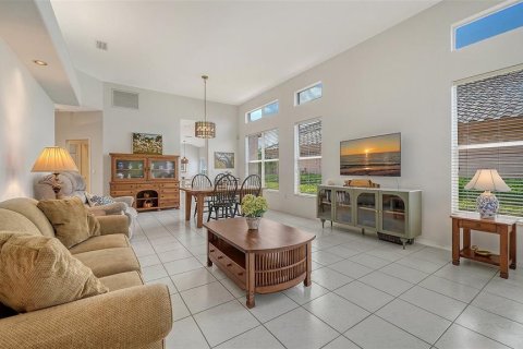House in Sarasota, Florida 2 bedrooms, 184.97 sq.m. № 2096951 - photo 17