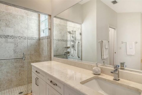 House in Sarasota, Florida 2 bedrooms, 184.97 sq.m. № 2096951 - photo 30