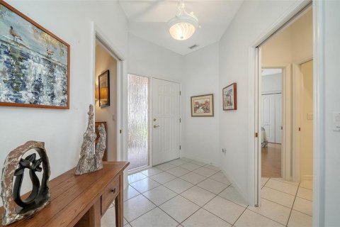 House in Sarasota, Florida 2 bedrooms, 184.97 sq.m. № 2096951 - photo 7