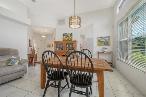 House in Sarasota, Florida 2 bedrooms, 184.97 sq.m. № 2096951 - photo 19