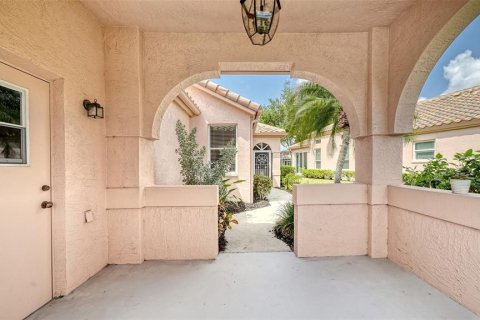 House in Sarasota, Florida 2 bedrooms, 184.97 sq.m. № 2096951 - photo 3