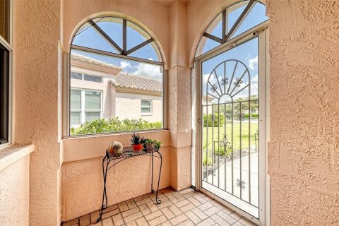 House in Sarasota, Florida 2 bedrooms, 184.97 sq.m. № 2096951 - photo 6