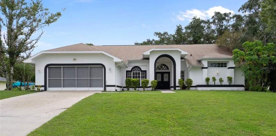 House in Spring Hill, Florida 3 bedrooms, 213.95 sq.m. № 1894712