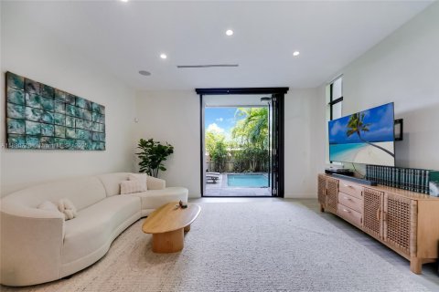 Townhouse in Miami, Florida 3 bedrooms, 168.8 sq.m. № 1944489 - photo 5