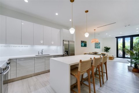 Townhouse in Miami, Florida 3 bedrooms, 168.8 sq.m. № 1944489 - photo 3