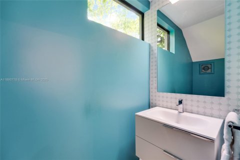 Townhouse in Miami, Florida 3 bedrooms, 168.8 sq.m. № 1944489 - photo 17