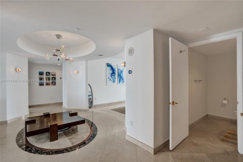 Condo in Sunny Isles Beach, Florida, 3 bedrooms  № 1575364 - photo 14