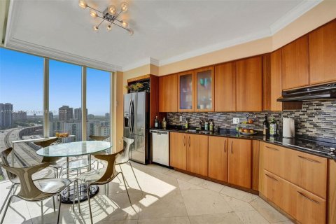 Condo in Sunny Isles Beach, Florida, 3 bedrooms  № 1575364 - photo 5