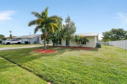 Casa en venta en Port St. Lucie, Florida, 2 dormitorios, 83.61 m2 № 2187320 - foto 4