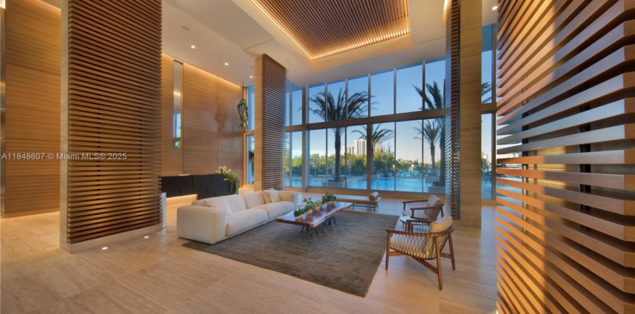 Condo in North Miami Beach, Florida, 2 bedrooms № 1871955