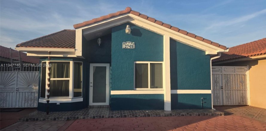 Casa en Hialeah, Florida 3 dormitorios, 108.7 m2 № 2003784