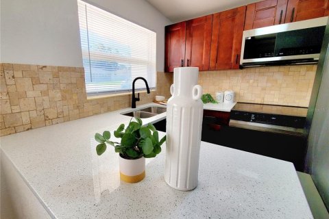 House in Clearwater, Florida 3 bedrooms, 124.3 sq.m. № 1803154 - photo 11