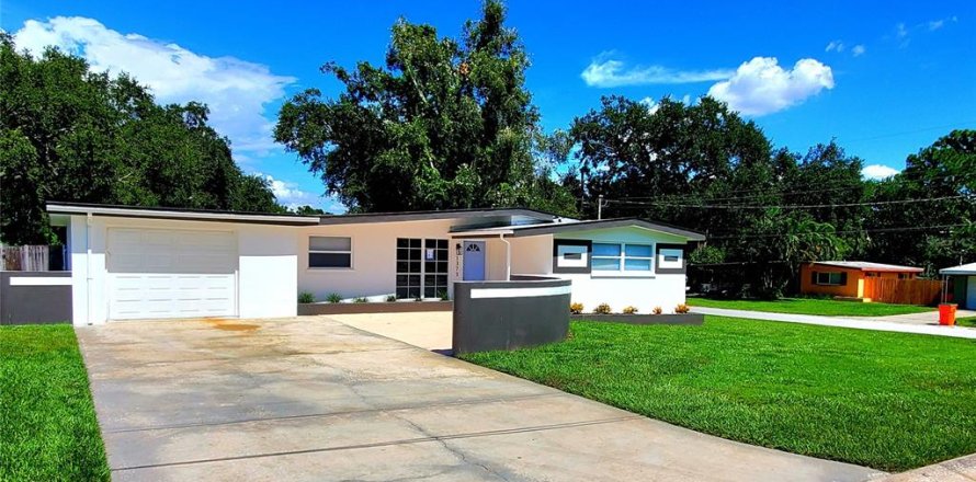 House in Clearwater, Florida 3 bedrooms, 124.3 sq.m. № 1803154