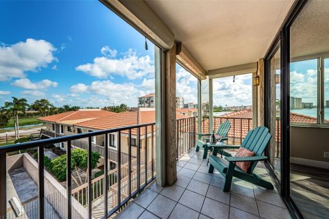 Condo in Saint Petersburg, Florida, 2 bedrooms  № 1723394 - photo 13