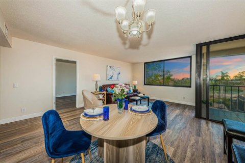 Condo in Saint Petersburg, Florida, 2 bedrooms  № 1723394 - photo 27