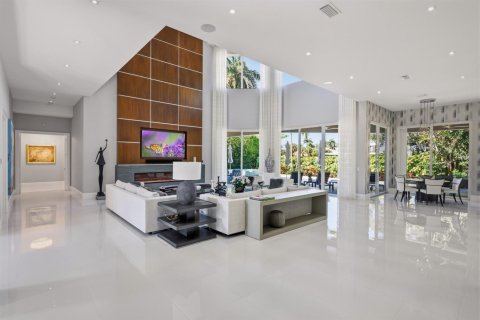 House in Boca Raton, Florida 5 bedrooms, 592.72 sq.m. № 2175921 - photo 8