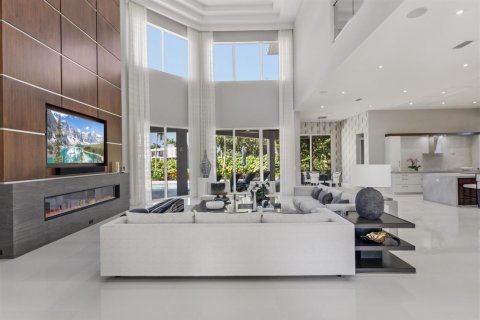 House in Boca Raton, Florida 5 bedrooms, 592.72 sq.m. № 2175921 - photo 7