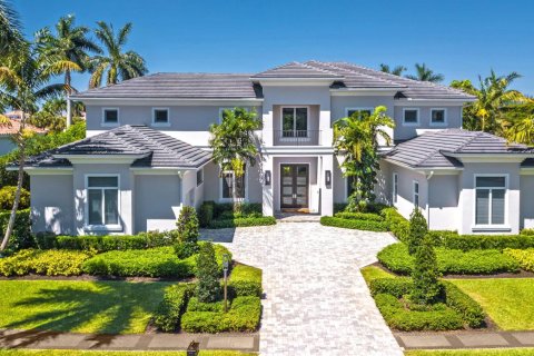 House in Boca Raton, Florida 5 bedrooms, 592.72 sq.m. № 2175921 - photo 3
