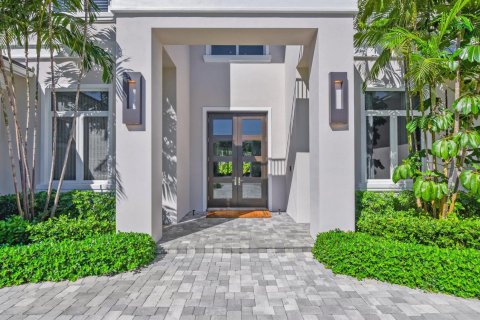 House in Boca Raton, Florida 5 bedrooms, 592.72 sq.m. № 2175921 - photo 4